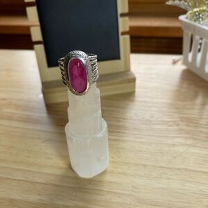 Women’s Cocktail Ring
RSC
SIZE 6